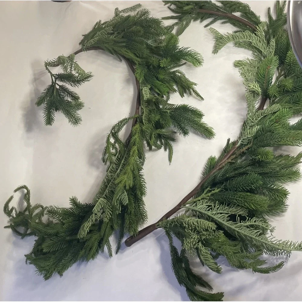 Lot Of Two 4ft Christmas Pine Garlands (Total Of 8ft)